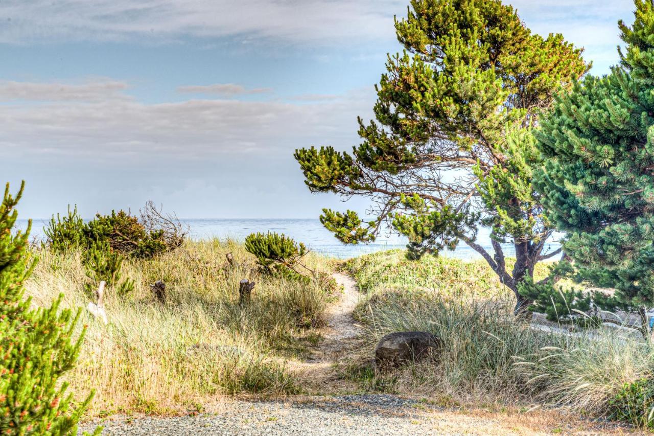 Elbow'S Inn Rockaway Beach Εξωτερικό φωτογραφία