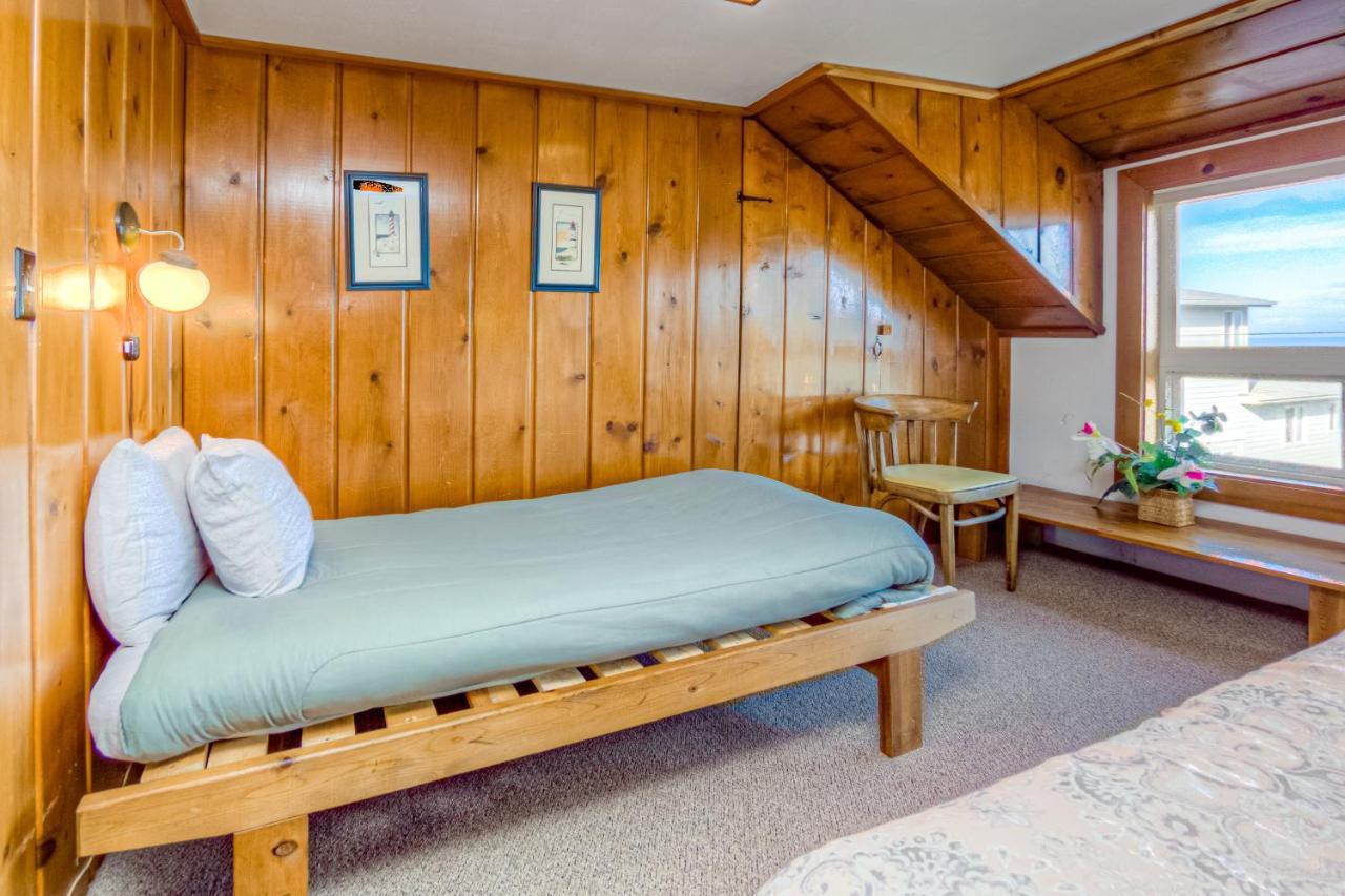 Elbow'S Inn Rockaway Beach Εξωτερικό φωτογραφία